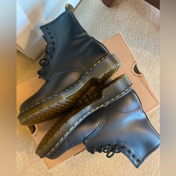 Dr. Martens - Picture 9 of 10